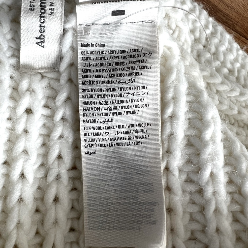 Abercrombie & Fitch Infinity Scarf - Picture 5 of 5